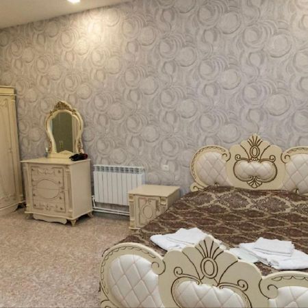 Noyemburg Hotel Noyemberyan ภายนอก รูปภาพ